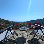 La Casa Col Portico Apartment *