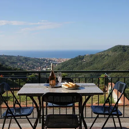 La Casa Col Portico Apartment Leivi