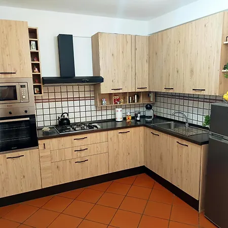 La Casa Col Portico Апартаменты Leivi